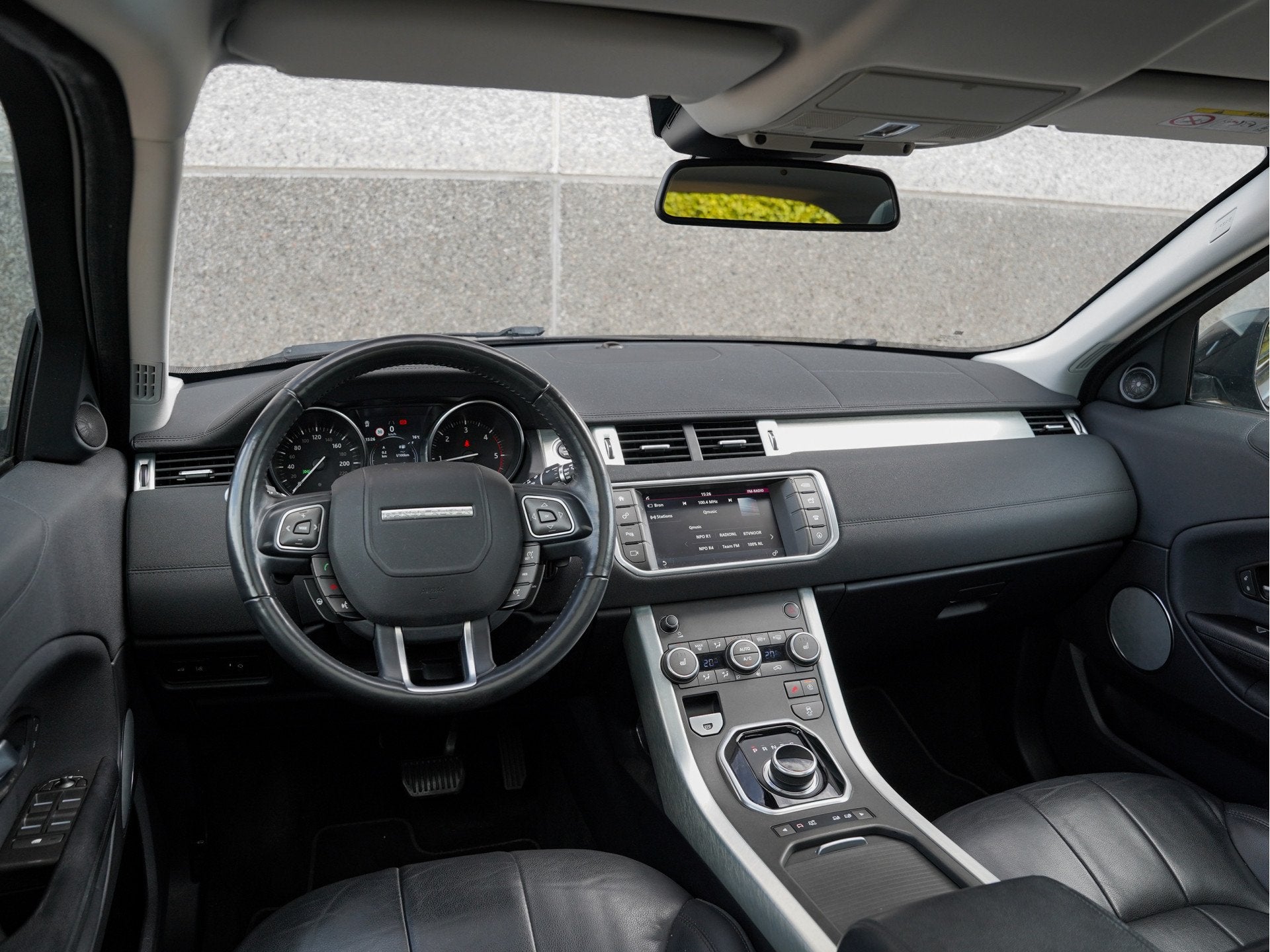 Land Rover Range Rover Evoque 2.0 D150 AWD R-Dynamic S | Pan, Auto's, Automaat, Gebruikt, Leder, Bedrijf