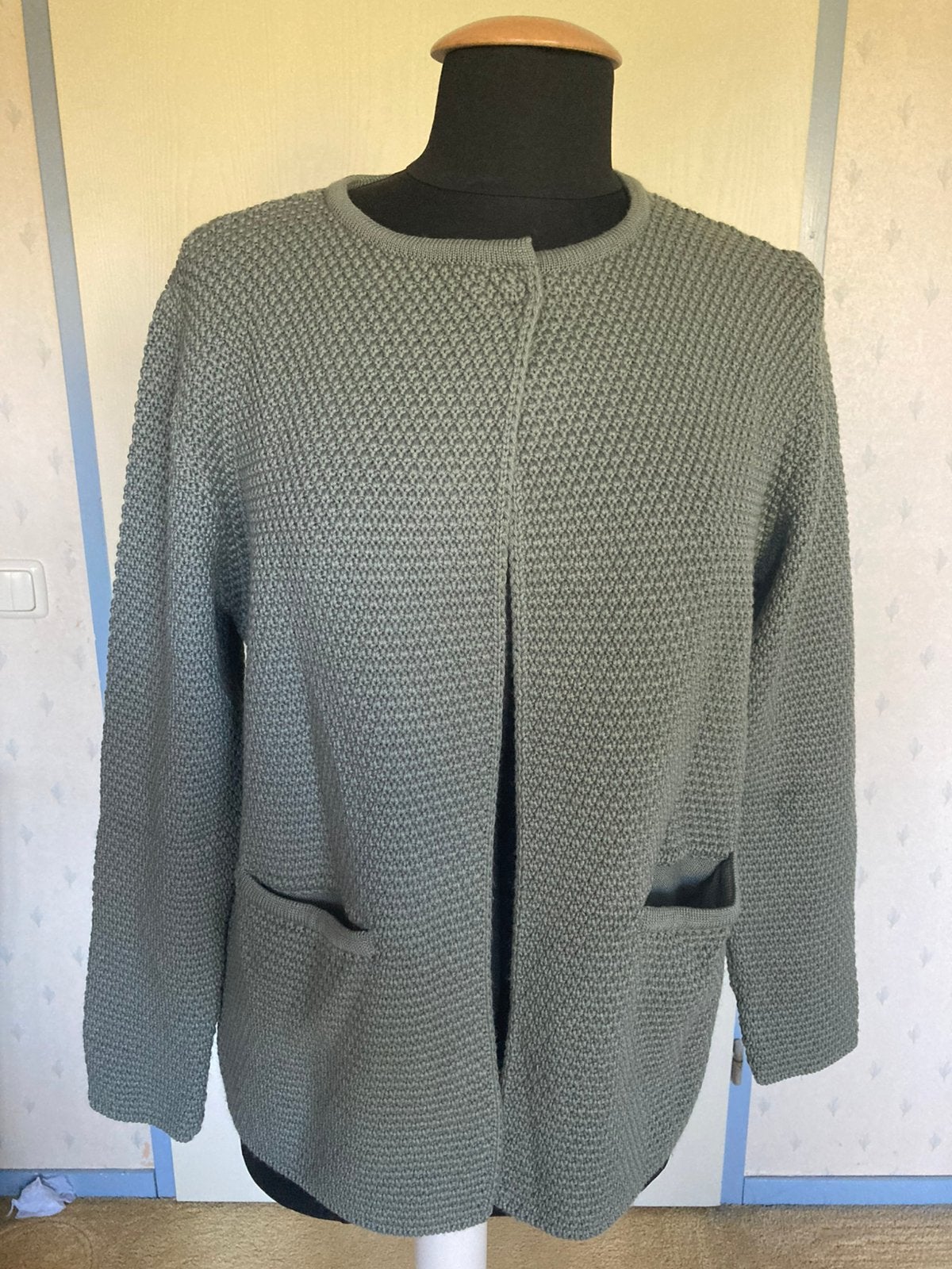058 Sibinn Linnebjerg vestje in maat XL khaki groen, Kleding | Dames, Verzenden, Zo goed als nieuw, Maat 42/44 (L), Groen