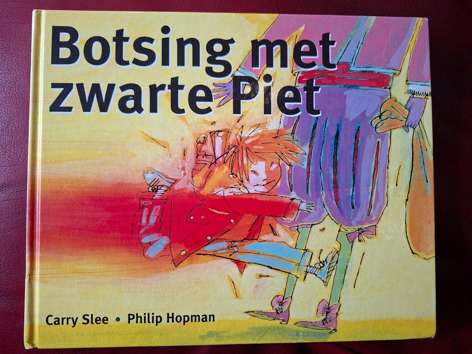 Botsing met Zwarte Piet - Carry Slee & Philip Hopman, Ophalen of Verzenden, Gelezen, Carry Slee, Fictie algemeen