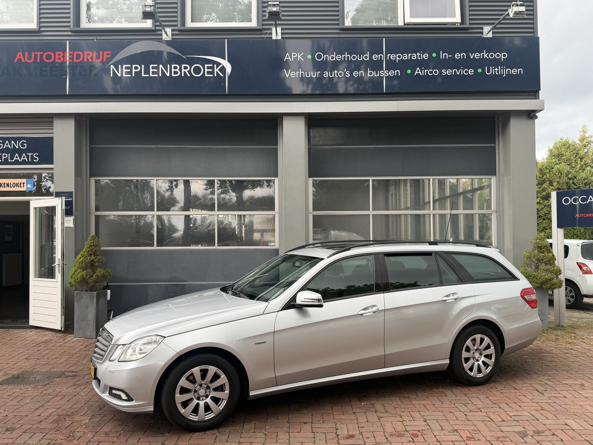Mercedes-Benz E-Klasse Estate 200 CDI Business Class Avantga, Auto's, Automaat, Gebruikt, Diesel, Grijs