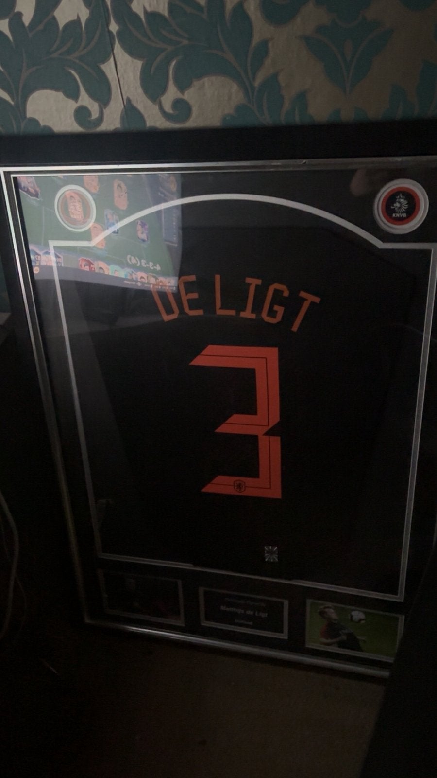 Gesigneerd Matthijs de Ligt shirt - Ingelijst met COA, Verzamelen, Ophalen, Zo goed als nieuw, Buitenlandse clubs, Shirt