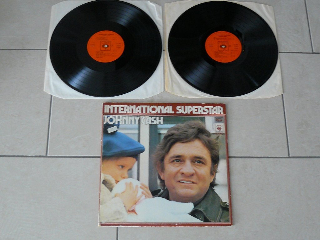 2 LP Johnny Cash - International superstar Johnny Cash, Verzenden, Gebruikt, 12 inch