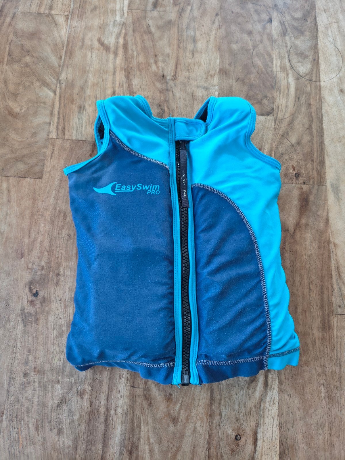 Mooi blauw EasySwim Pro zwemvest, drijfvest zwemles, maat M., Gebruikt, Jongetje of Meisje, Onb, Ophalen of Verzenden