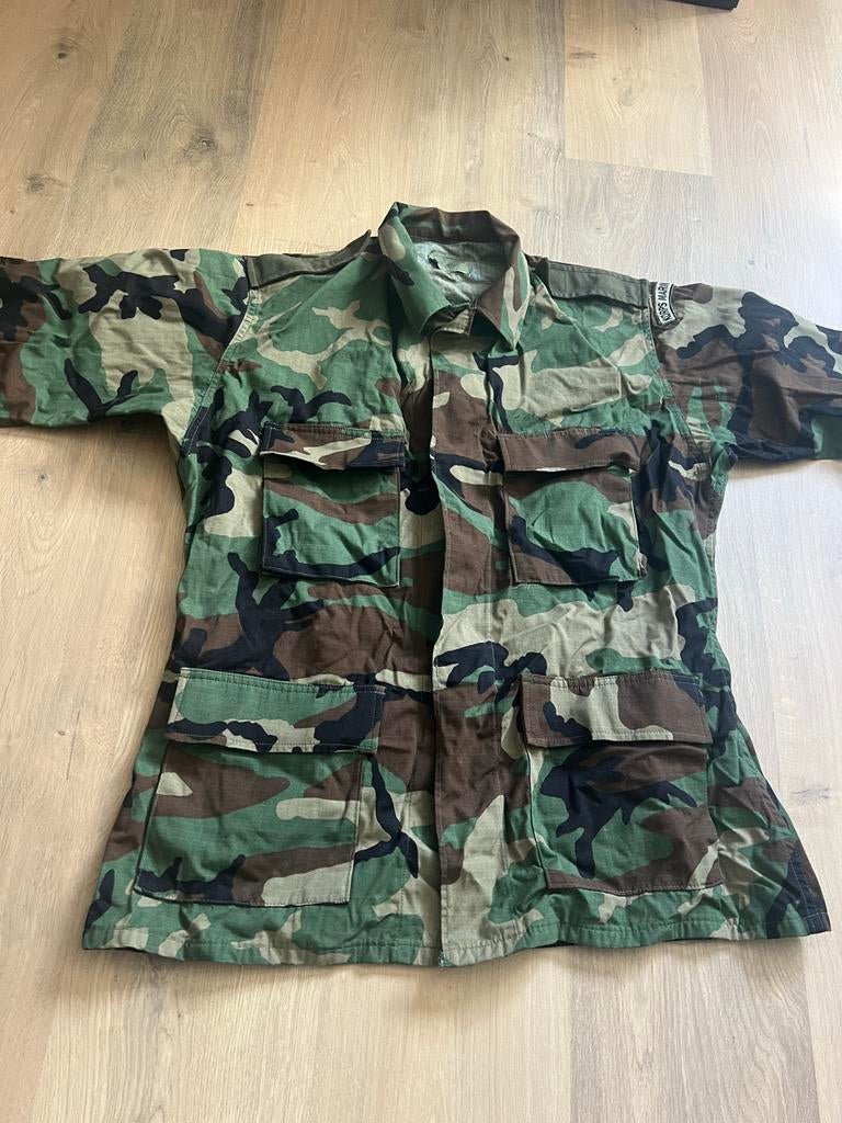 Militaire blouse/jas woodland en desert patroon, Verzamelen, Militaria | Algemeen, Marine, Kleding of Schoenen, Nederland, Ophalen of Verzenden