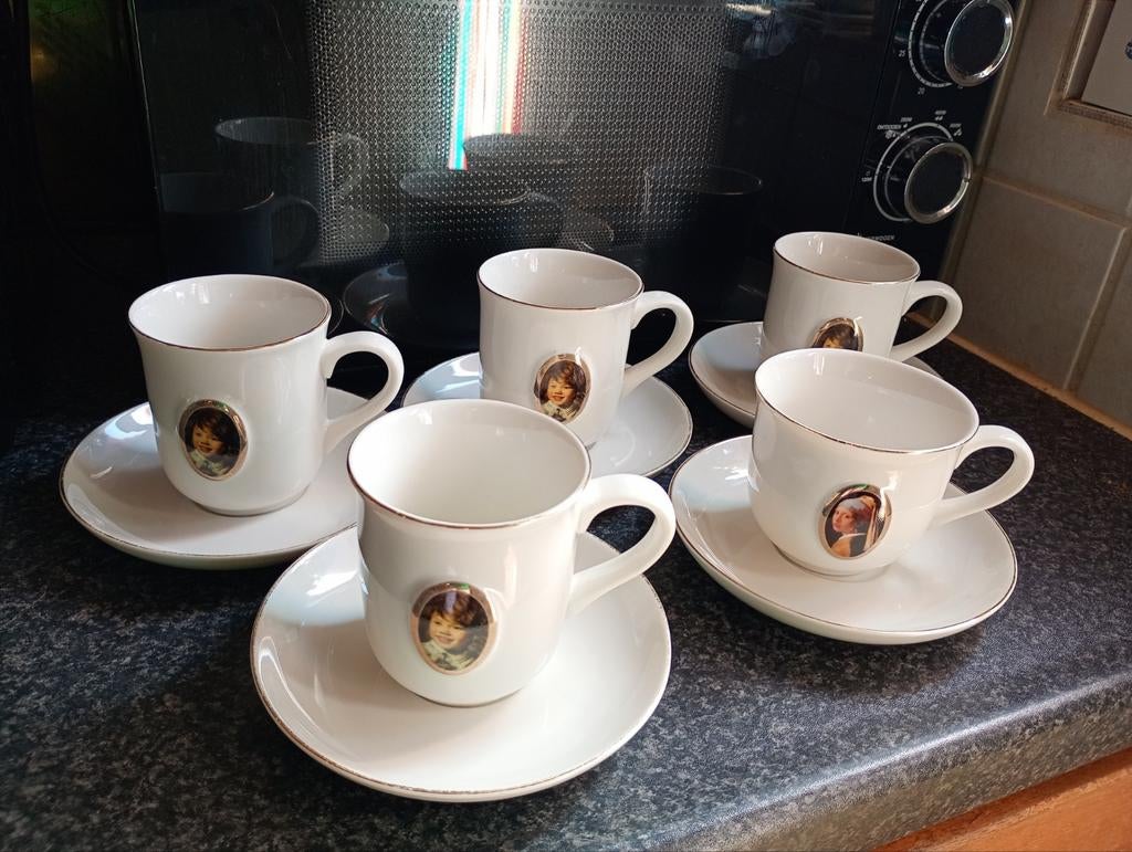 Douwe Egberts kopjes met schotels., Verzamelen, Ophalen of Verzenden, Zo goed als nieuw