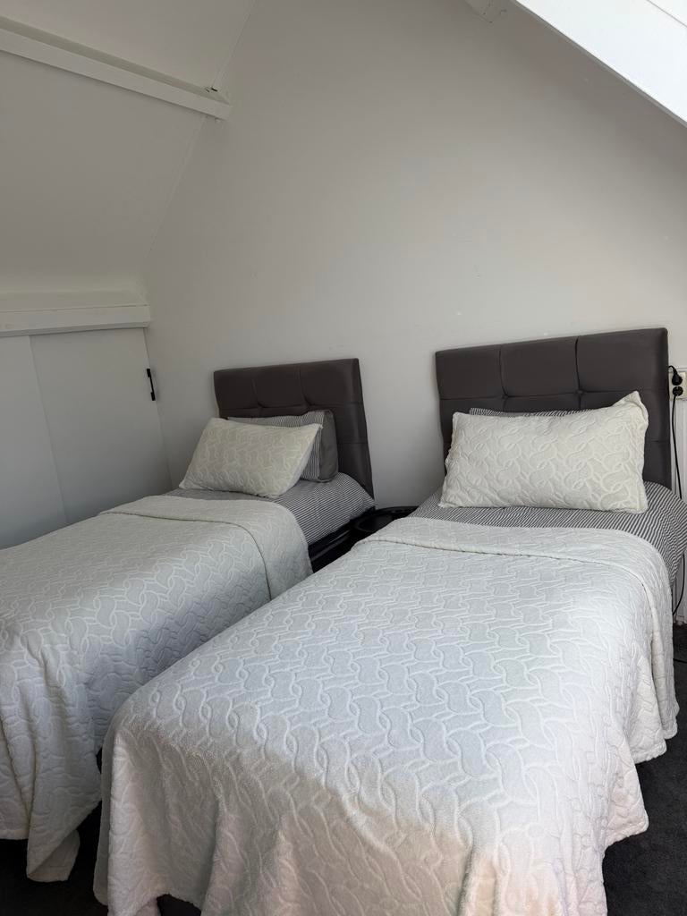 2x Eenpersoonsbedden 90x200 met opbergruimte, Ophalen, Gebruikt, 90 cm, Eenpersoons