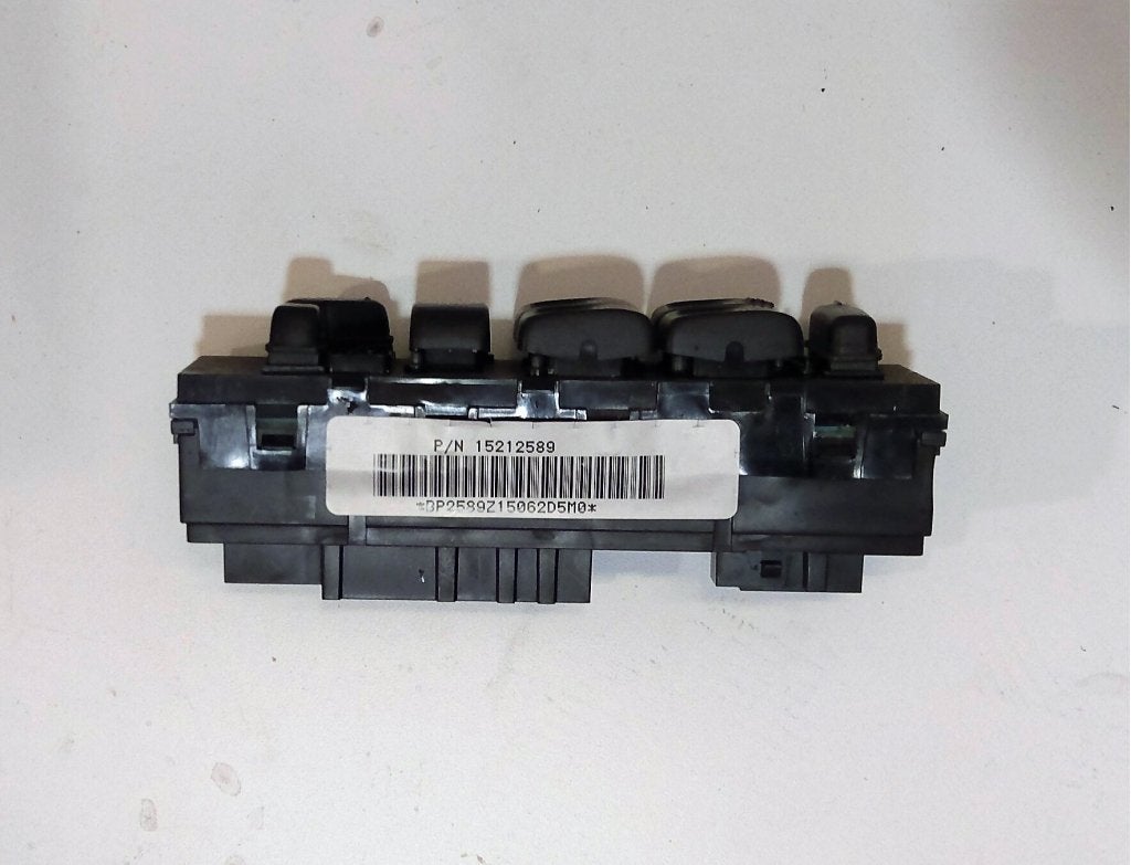 Chevrolet Trailblazer deur/raam schakelaar 2002-2009, Gebruikt, Info@gm.com, Chevrolet, Ophalen of Verzenden