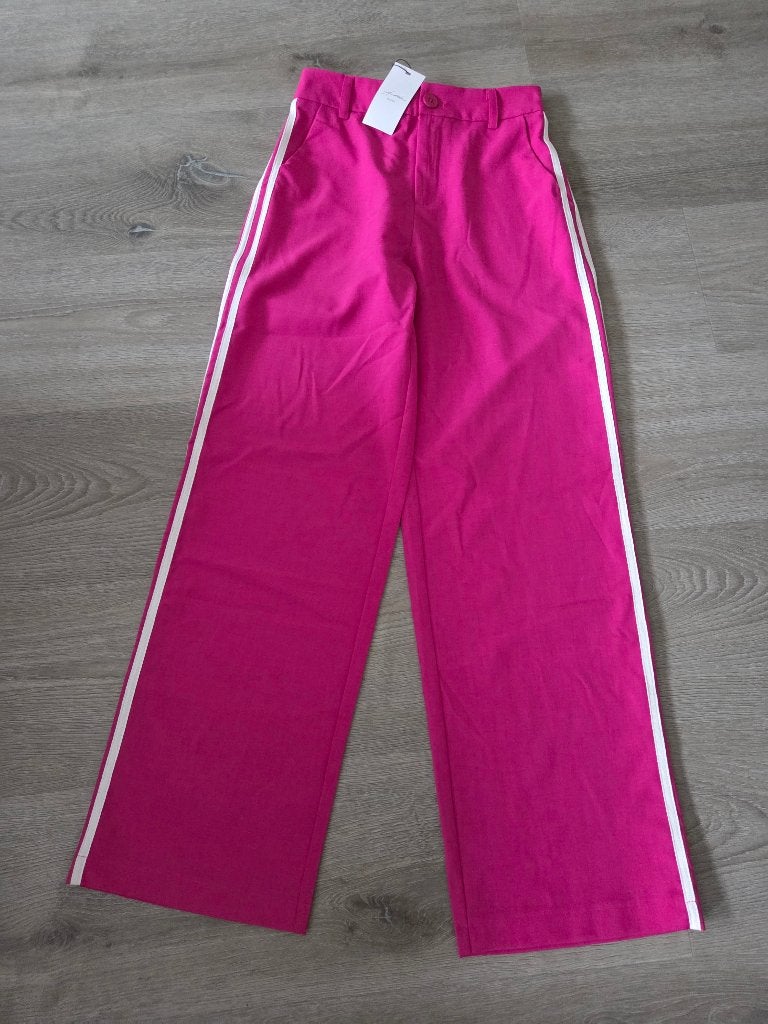 Ambika roze broek met witte bies maat M, Maat 38/40 (M), Nieuw, Ophalen of Verzenden, Roze