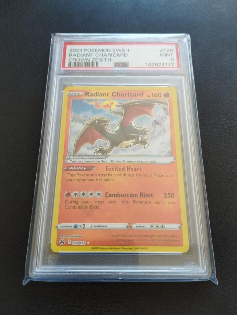 Radiant Charizard Holo Pokemon kaart PSA9 Crown Zenith, Ophalen of Verzenden, Zo goed als nieuw
