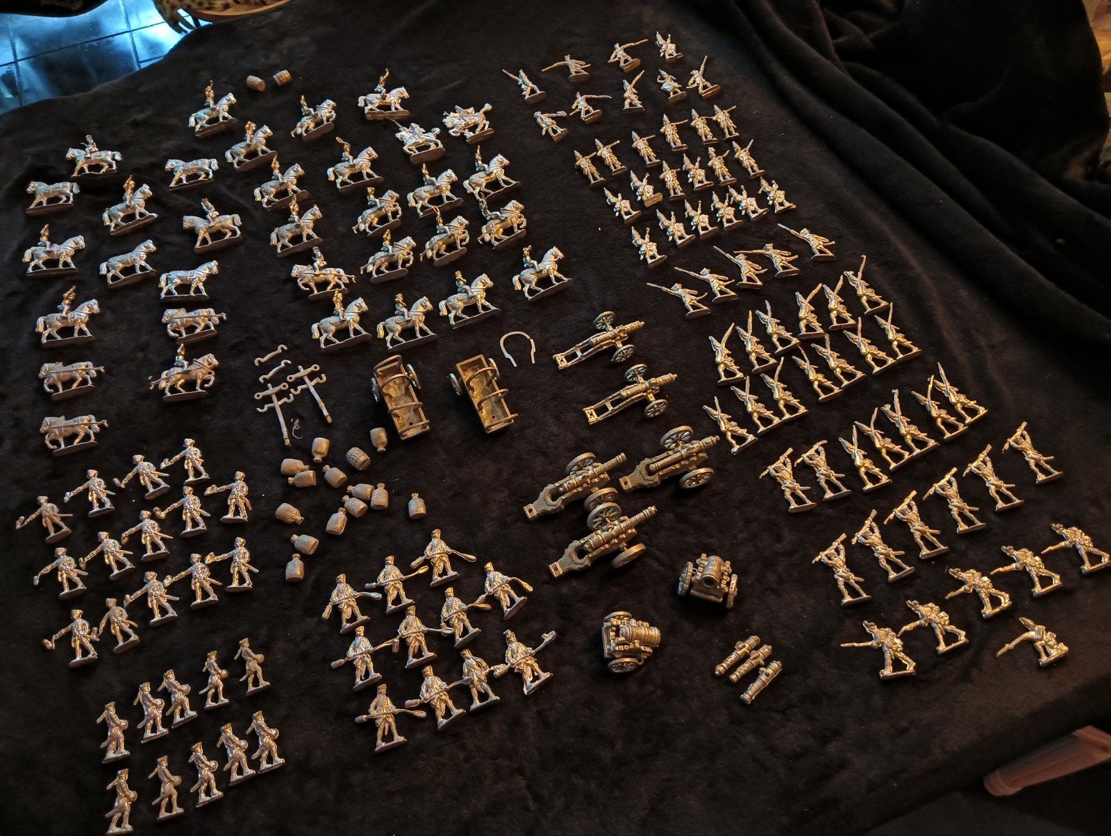 Grote partij tinnen cavalerie soldaten, paarden enz, Ophalen of Verzenden