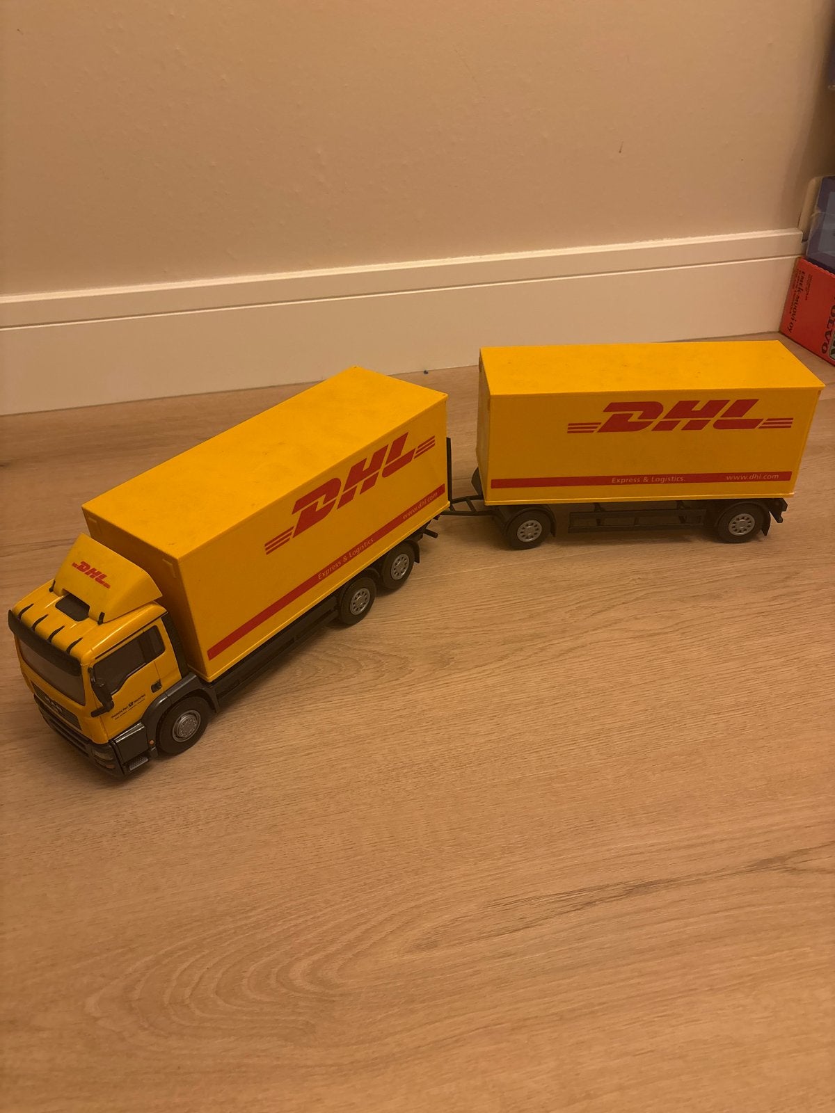 MAN TGA 6x2 DHL vrachtwagen met aanhanger, Ophalen of Verzenden, Zo goed als nieuw, Bus of Vrachtwagen, Overige merken