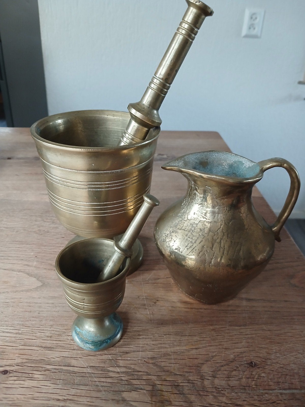 messing vijzel met stamper, zware antieke uitvoering zie fot, Antiek en Kunst, Ophalen