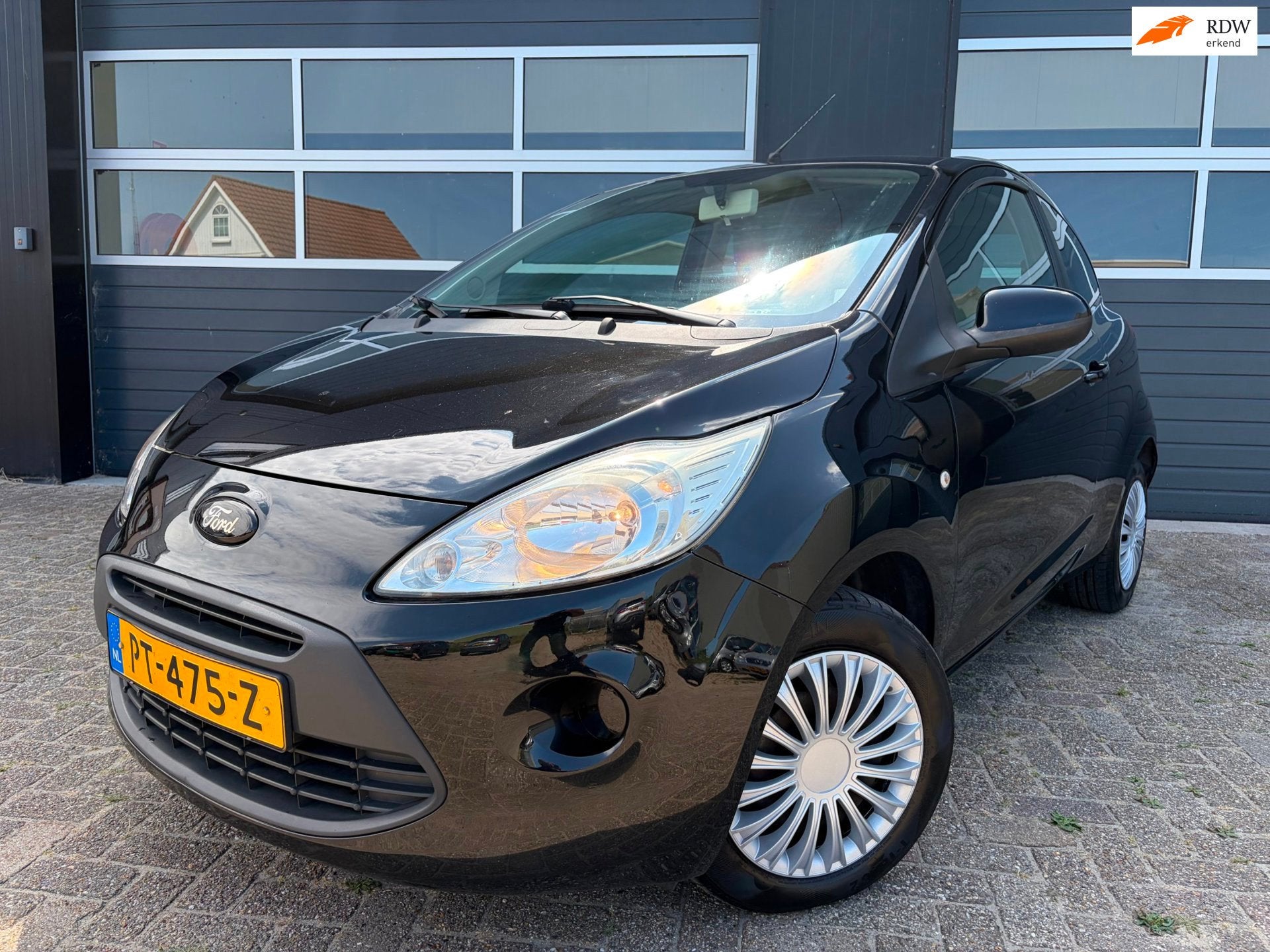 Ford Ka 1.2 Titanium|Airco|D-Riem vervangen|AUX Tel!|, Voorwielaandrijving, Stof, Gebruikt, 4 cilinders