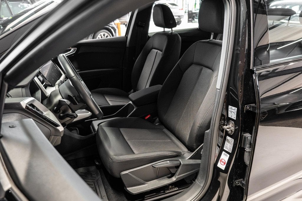Audi Q4 e-tron 45 quattro S Edition 82 kWh S Line | Stoelver, Auto's, Audi, Automatische klimaatregeling, Gebruikt, Zwart, 82 kWh