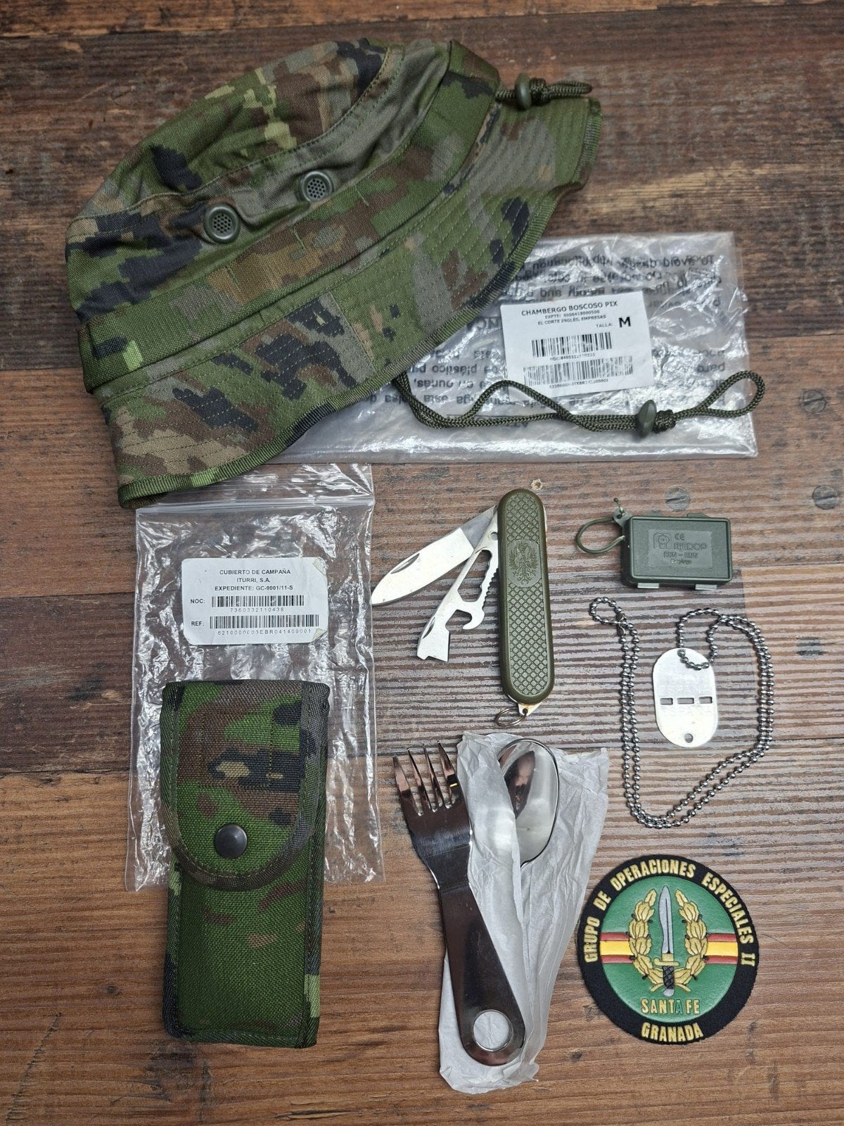 Set Spanje, Verzenden, Landmacht, Overige gebieden, Embleem of Badge
