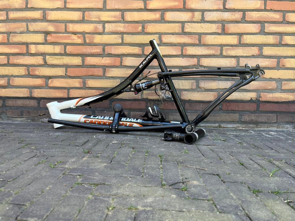 CANNONDALE full suspensie frame en SCHWALBE banden, Overige merken, 57 cm of meer, Ophalen of Verzenden, Zo goed als nieuw