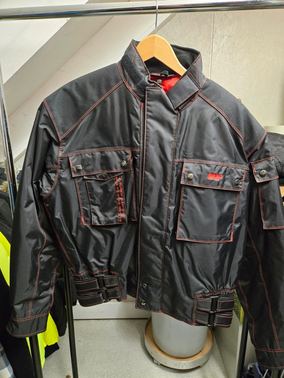 MQP7 Motorjas Textiel Zwart/Rood Maat M, MQP7, Jas | textiel, Dames, Ophalen of Verzenden