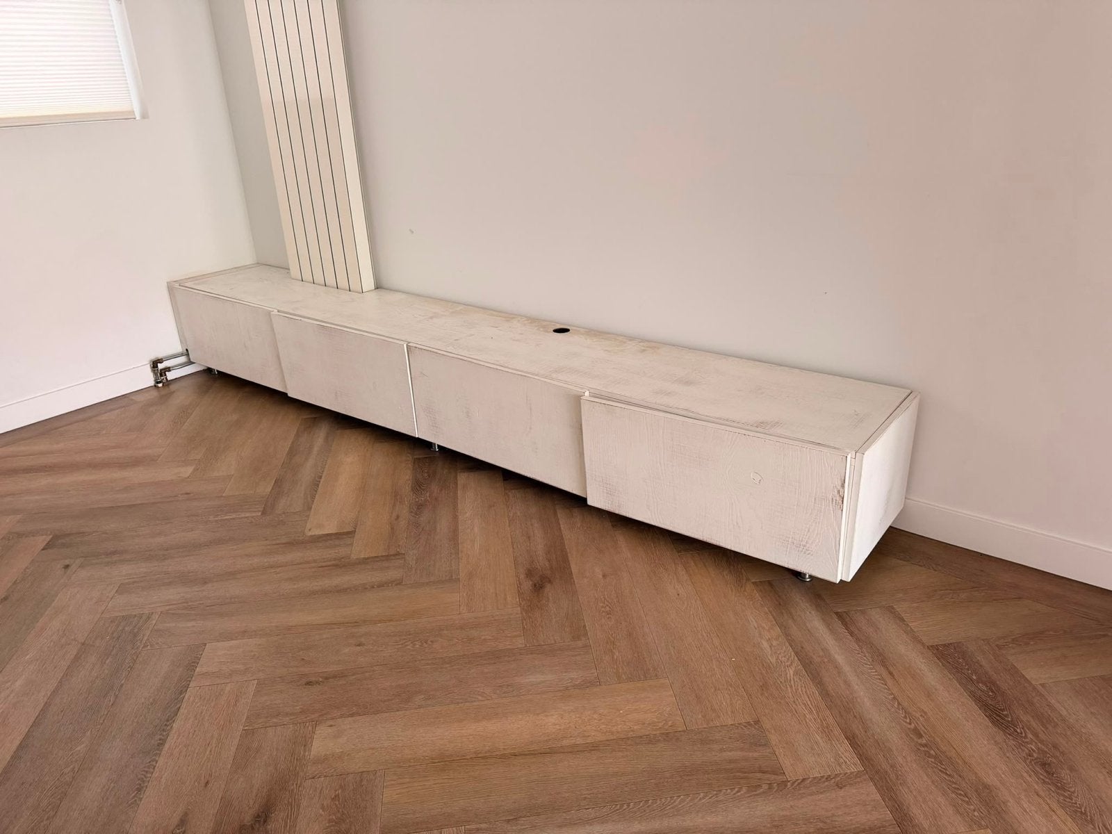 Gratis af te halen: Op maat gemaakt tv-meubel, Huis en Inrichting, Kasten | Televisiemeubels, Ophalen, Gebruikt, 200 cm of meer