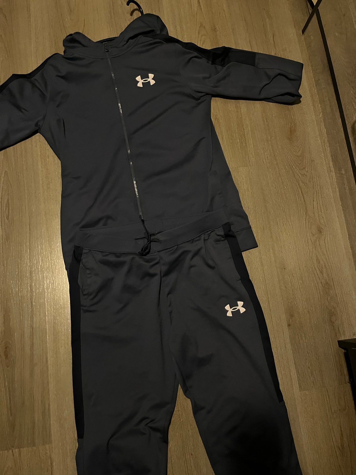 Under Armour trainingspak - XS/S, Ophalen of Verzenden, Grijs, Gedragen, Algemeen