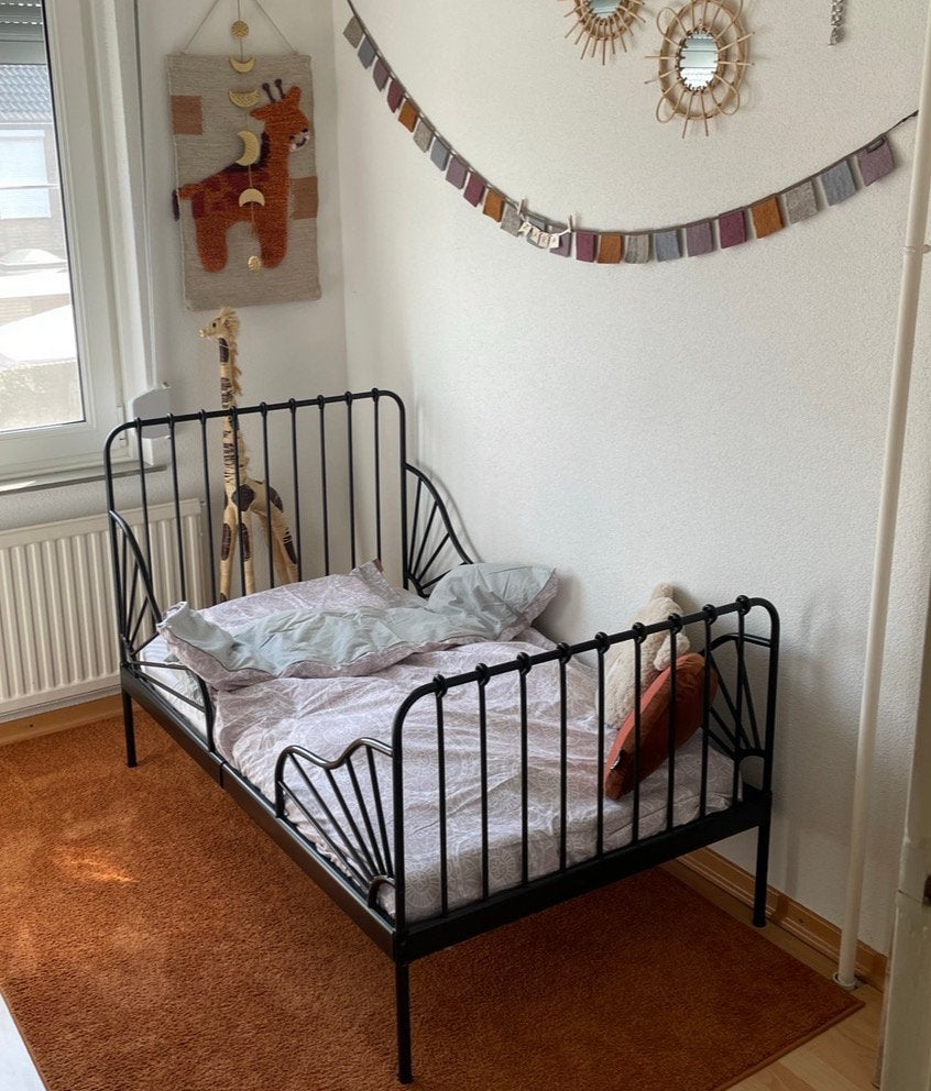 Zwart ikea Minnen meegroeibed, Kinderen en Baby's, Kinderkamer | Bedden, Ophalen, 70 tot 85 cm, Zo goed als nieuw, Lattenbodem