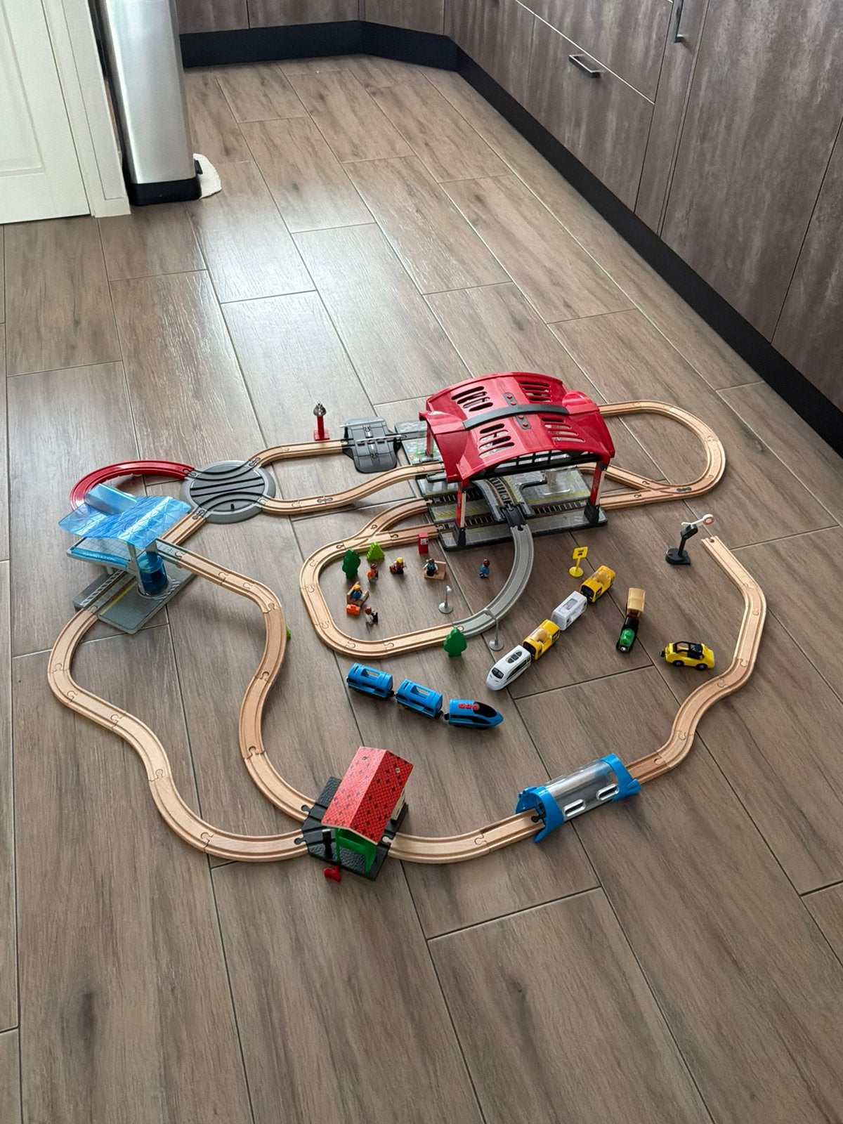 Play tive houtentrein set, Kinderen en Baby's, Ophalen, Zo goed als nieuw, Rij- of Hobbelspeelgoed