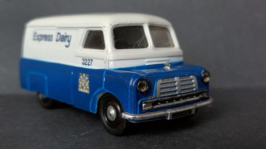 Bedford Ca Express Dairy 1:43 Corgi Toys Pol, Corgi@corgi.co.uk, Zo goed als nieuw, Corgi Classics, Corgi