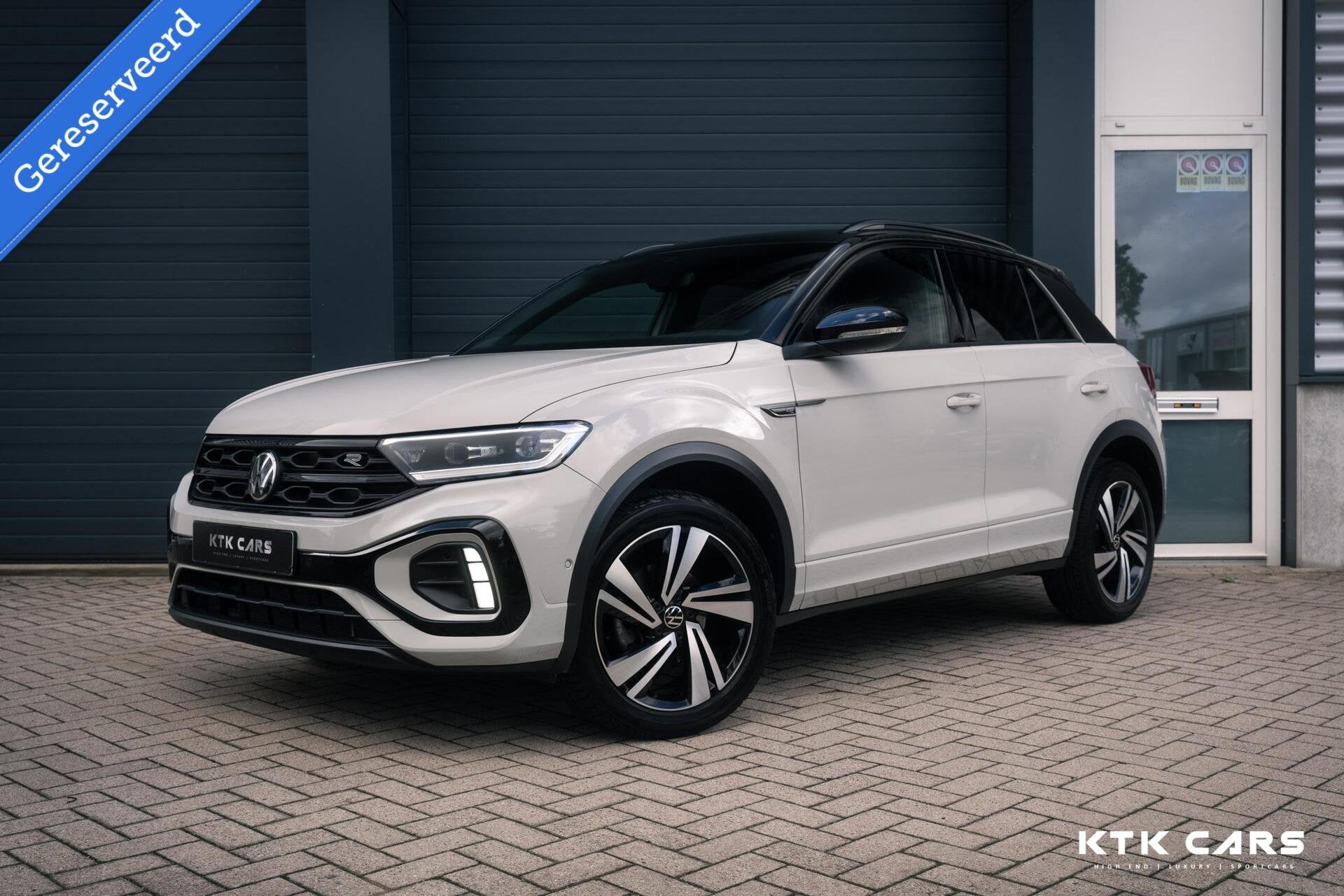 Volkswagen T-Roc 1.5 TSI R-Line Black Style Virtual|Keyless|, Stof, Euro 6, 4 cilinders, 150 pk