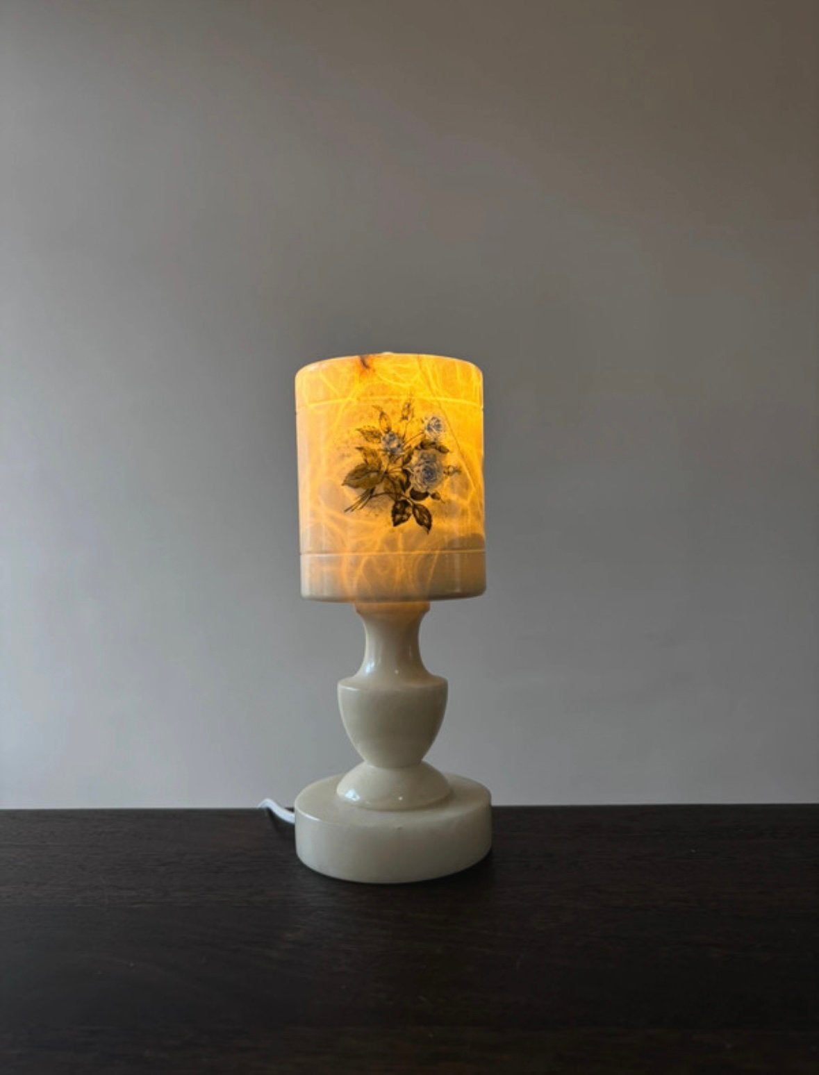Vintage stenen tafellamp met blauwe bloemen, Blauw, Ophalen of Verzenden, Zo goed als nieuw, Klassiek