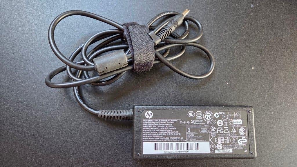 HP adapter, Computers en Software, Ophalen of Verzenden, Gebruikt, HP