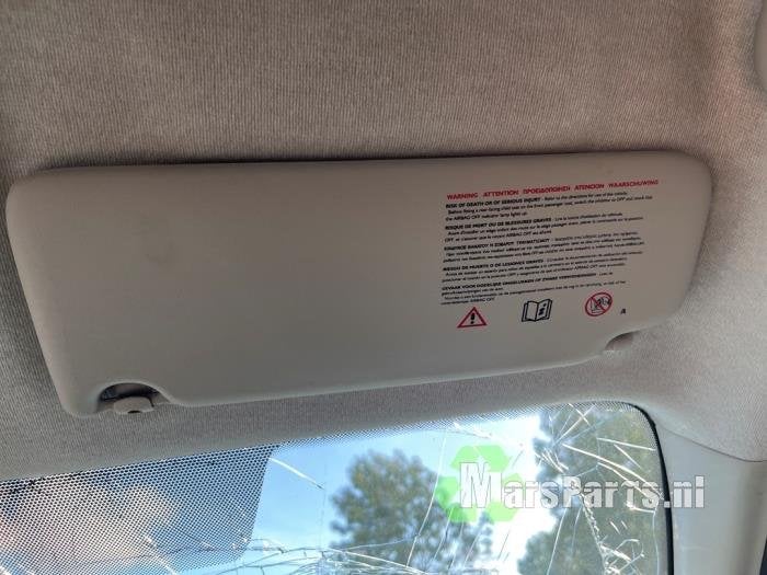 Zonneklep van een Renault Twingo