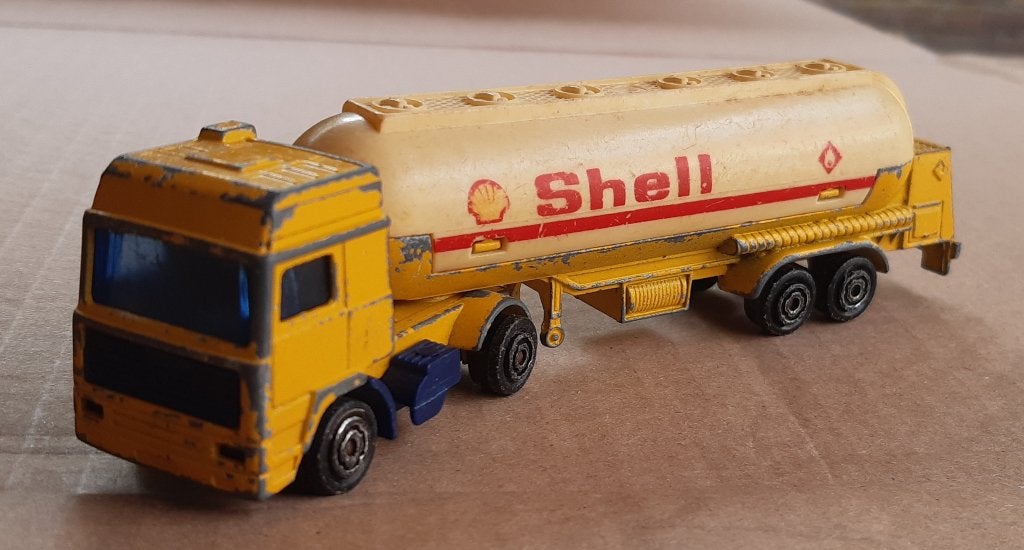 VOLVO F 10/12 TREKKER/TANKTRAILER SHELL MAJORETTE 1:87, Hobby en Vrije tijd, Ophalen of Verzenden, Gebruikt, Bus of Vrachtwagen