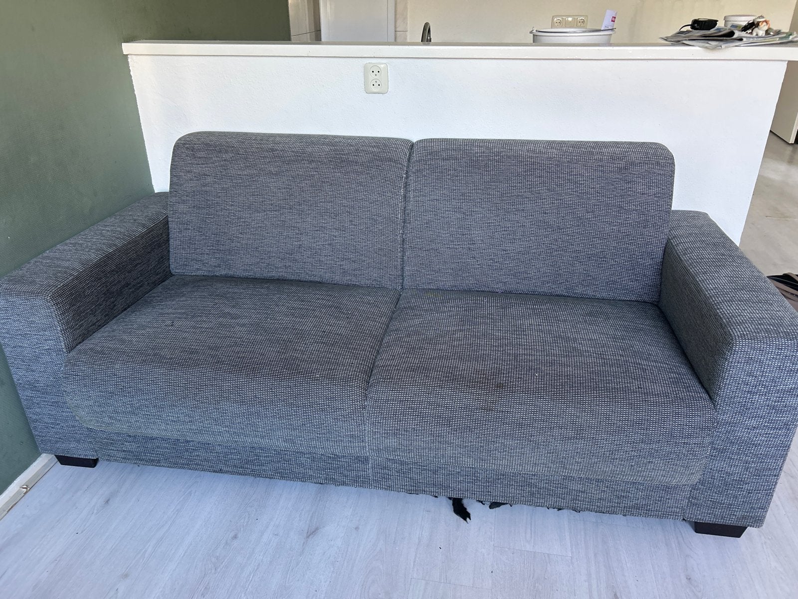 Gratis afhalen - gebruikte grijze bank in Beetsterzwaag, Ophalen, Gebruikt, 150 tot 200 cm, Tweepersoons