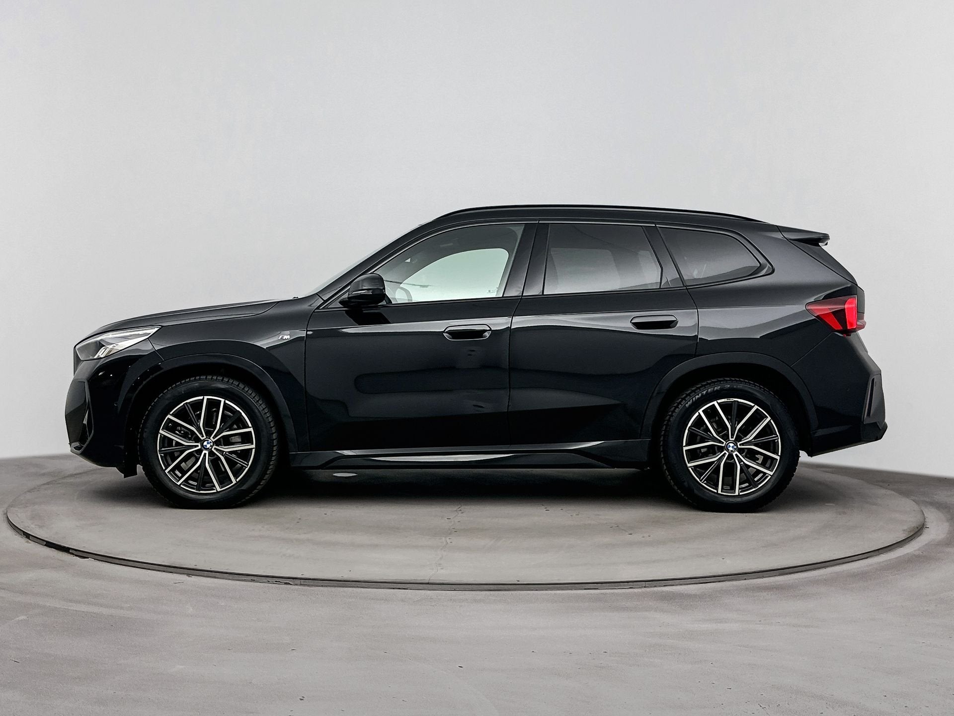 BMW X1 sDrive20i M Sport Automaat / Sportstoelen / Achteruit, Dealer onderhouden, 1525 kg, 156 pk, Met garantie (alle)