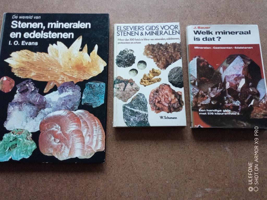 3 Boeken over de schat der aarde, Ophalen of Verzenden, Gelezen, Onbekend