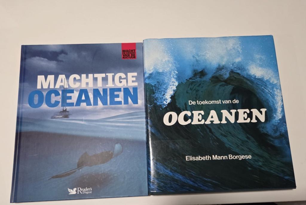 2 boeken over oceanen, Ophalen of Verzenden, Gelezen, Natuur algemeen, Diverse auteurs, Elisabeth Mann Borgese