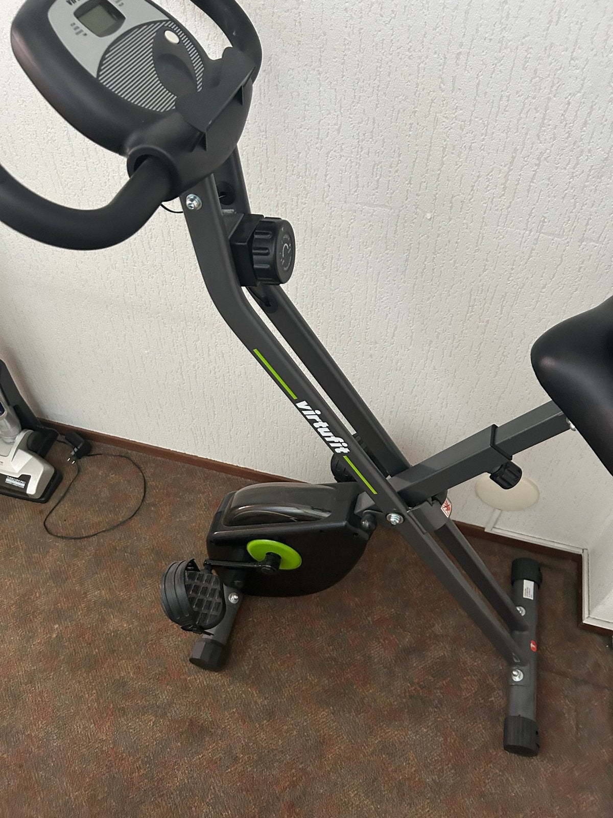 VirtuFit Hometrainer - Compact en Opvouwbaar, Ophalen, Zo goed als nieuw, Overige typen