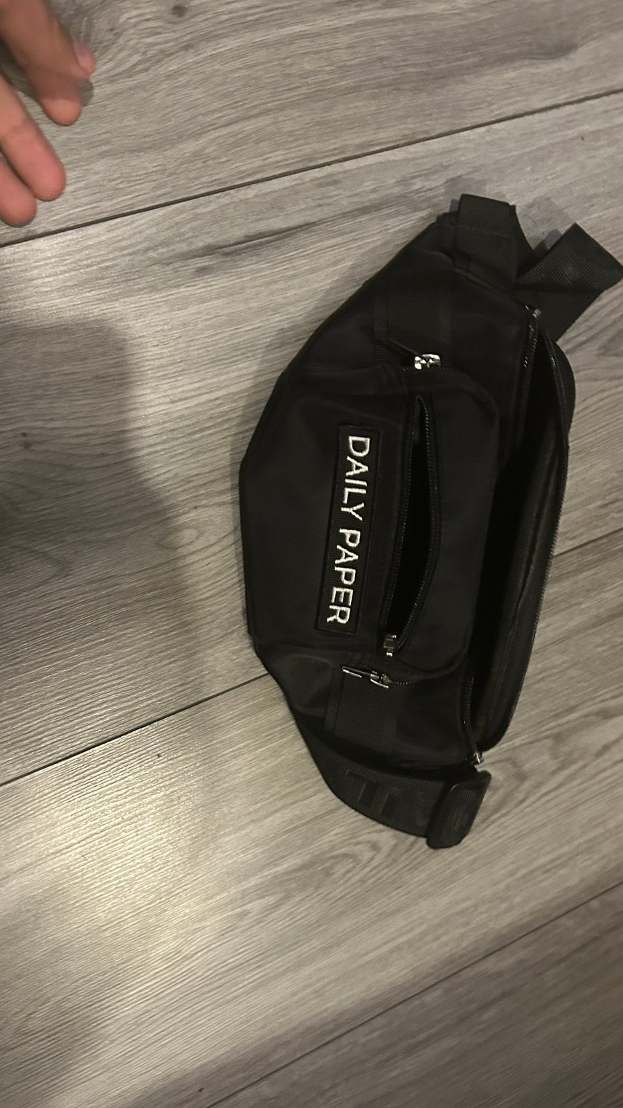 Daily Paper Satchel - Gloednieuw, Ophalen of Verzenden, Nieuw, Zwart, Schoudertasje