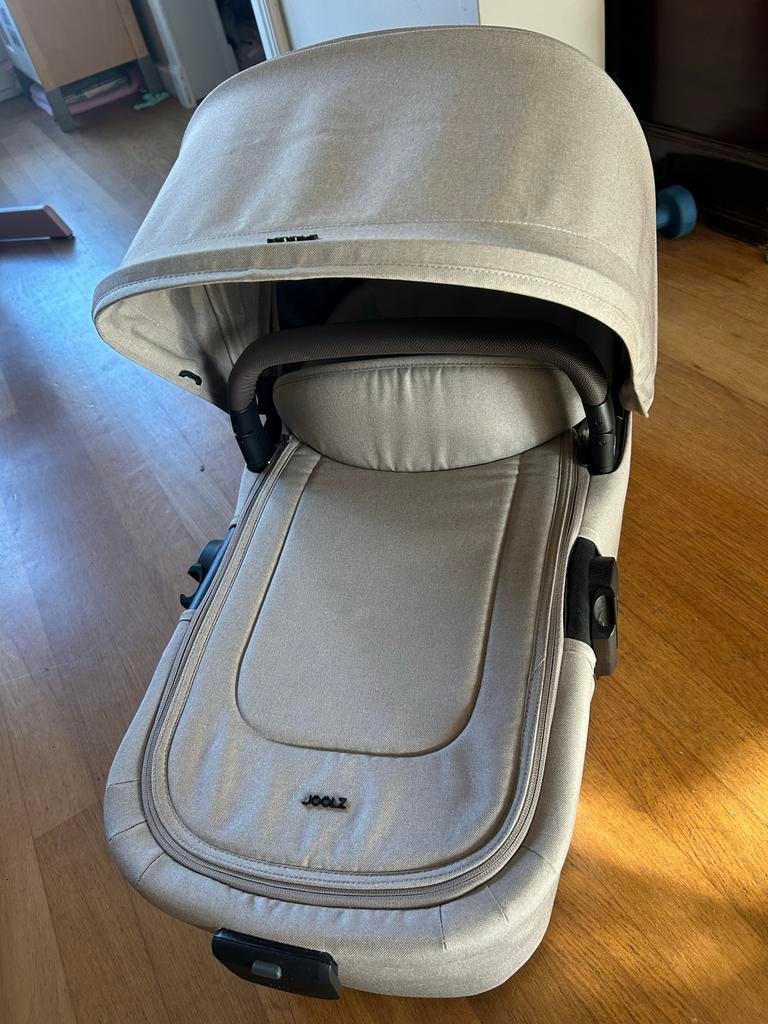Joolz Aer + Reiswieg Sandy Taupe - Zo goed als nieuw, Kinderen en Baby's, Kinderwagens en Combinaties, Zo goed als nieuw, Met reiswieg