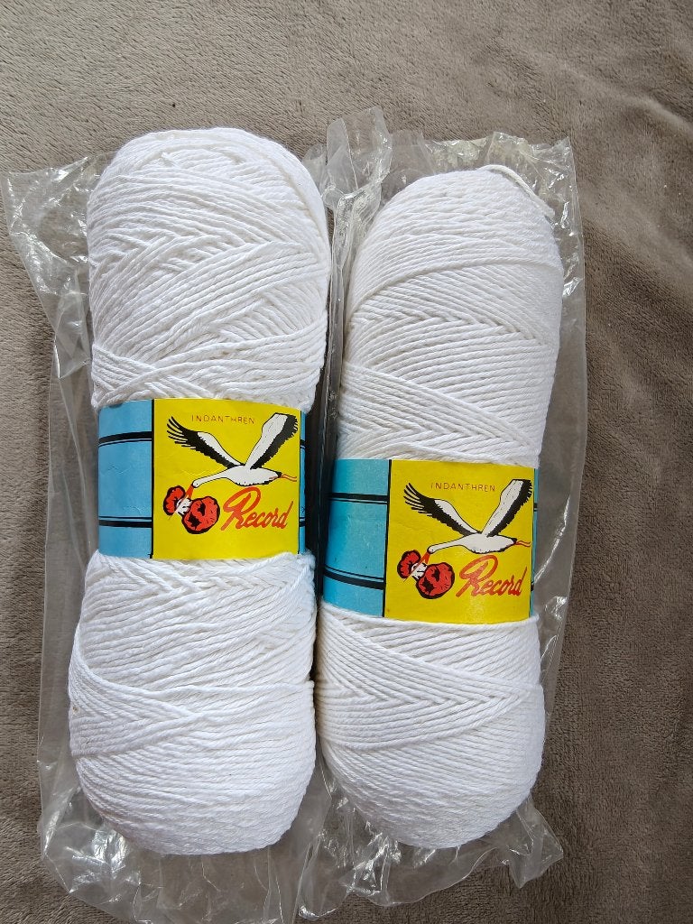 Wit haak- en breigaren. No 8 Indanthren ooievaar. Pen 2-2.5, Hobby en Vrije tijd, Textiel, Nieuw, Ophalen of Verzenden, Overige merken