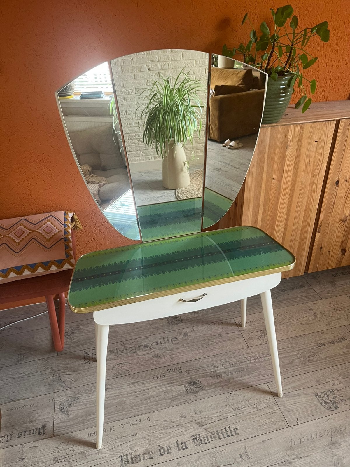 Vintage kaptafel met drieluik spiegel, Huis en Inrichting, Tafels | Kaptafels, Ophalen, Zo goed als nieuw, 50 tot 100 cm, Minder dan 100 cm