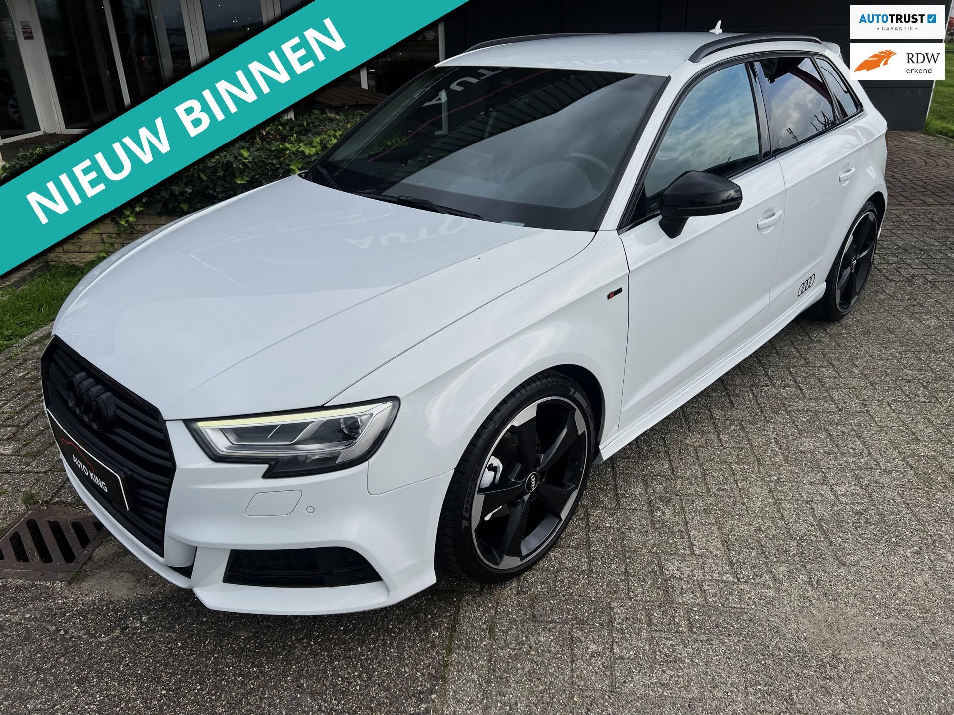 Audi A3 Sportback 1.4 TFSI 3X-SLINE ACC/VIRTUAL/KEYLESS/CAM, Dealer onderhouden, Gebruikt, Euro 6, 4 cilinders