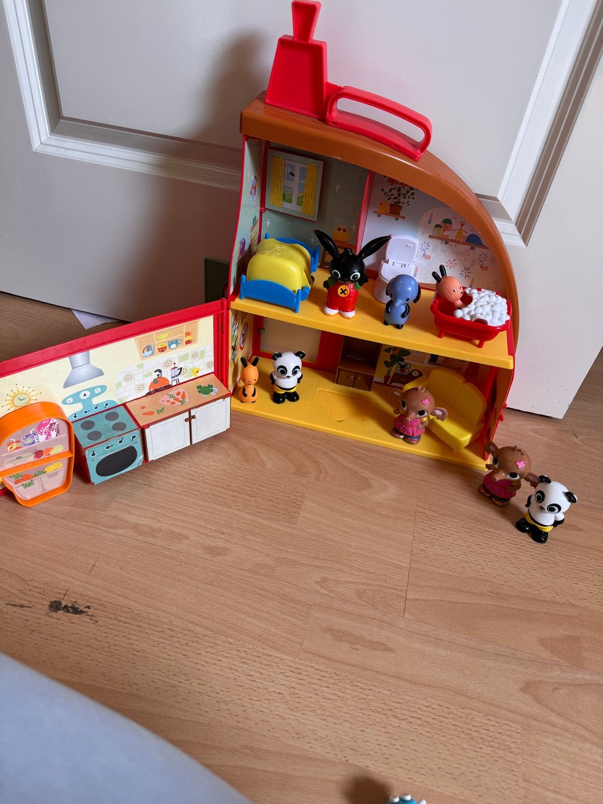 Bing huis met poppetjes en accessoires, Kinderen en Baby's, Ophalen of Verzenden, Gebruikt, Jongen of Meisje