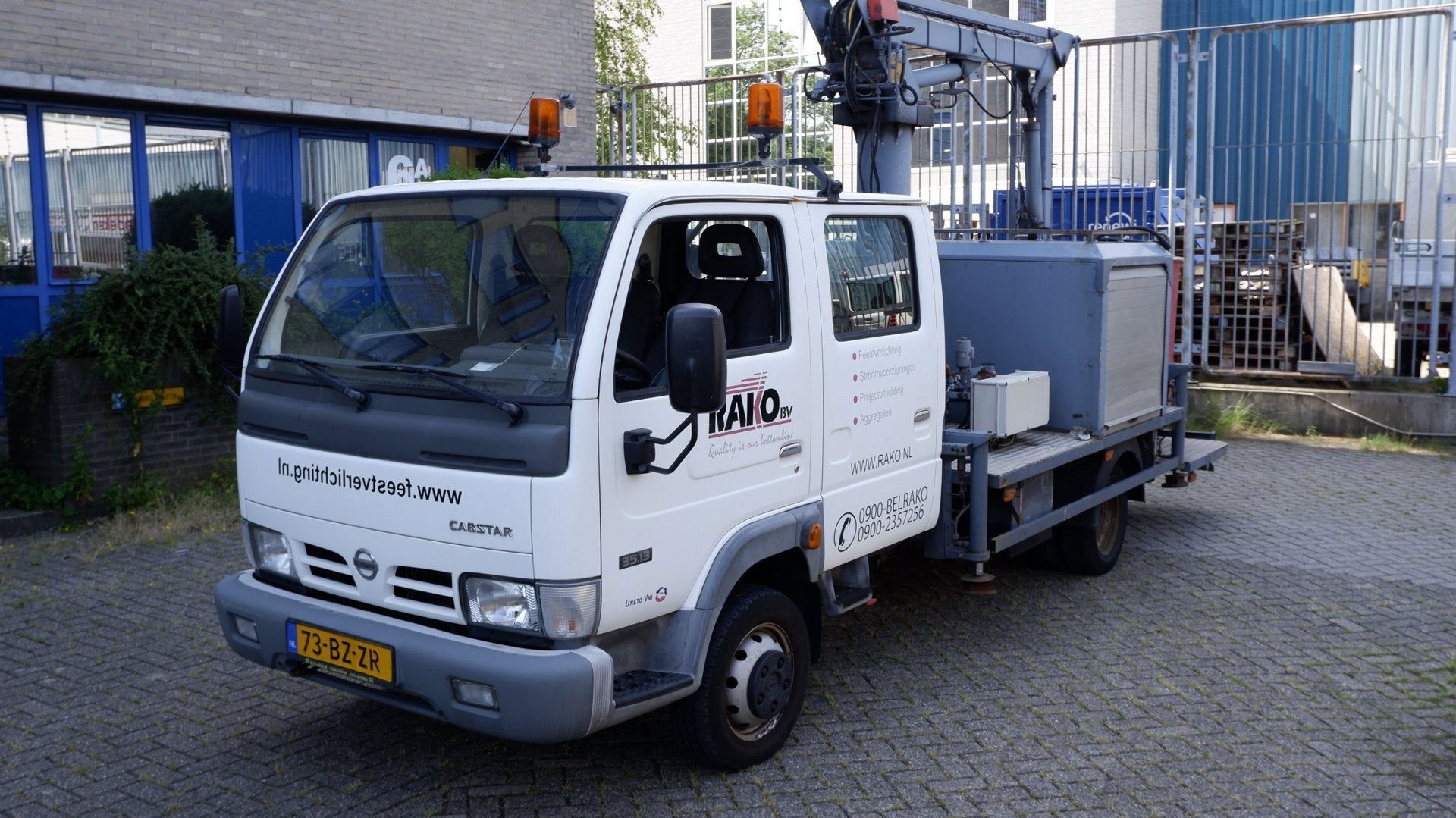 Nissan Cabstar Hoogwerker 3.0TD i EX. BTW EXPORT ONLY, Gebruikt, 4 cilinders, Origineel Nederlands, Bedrijf