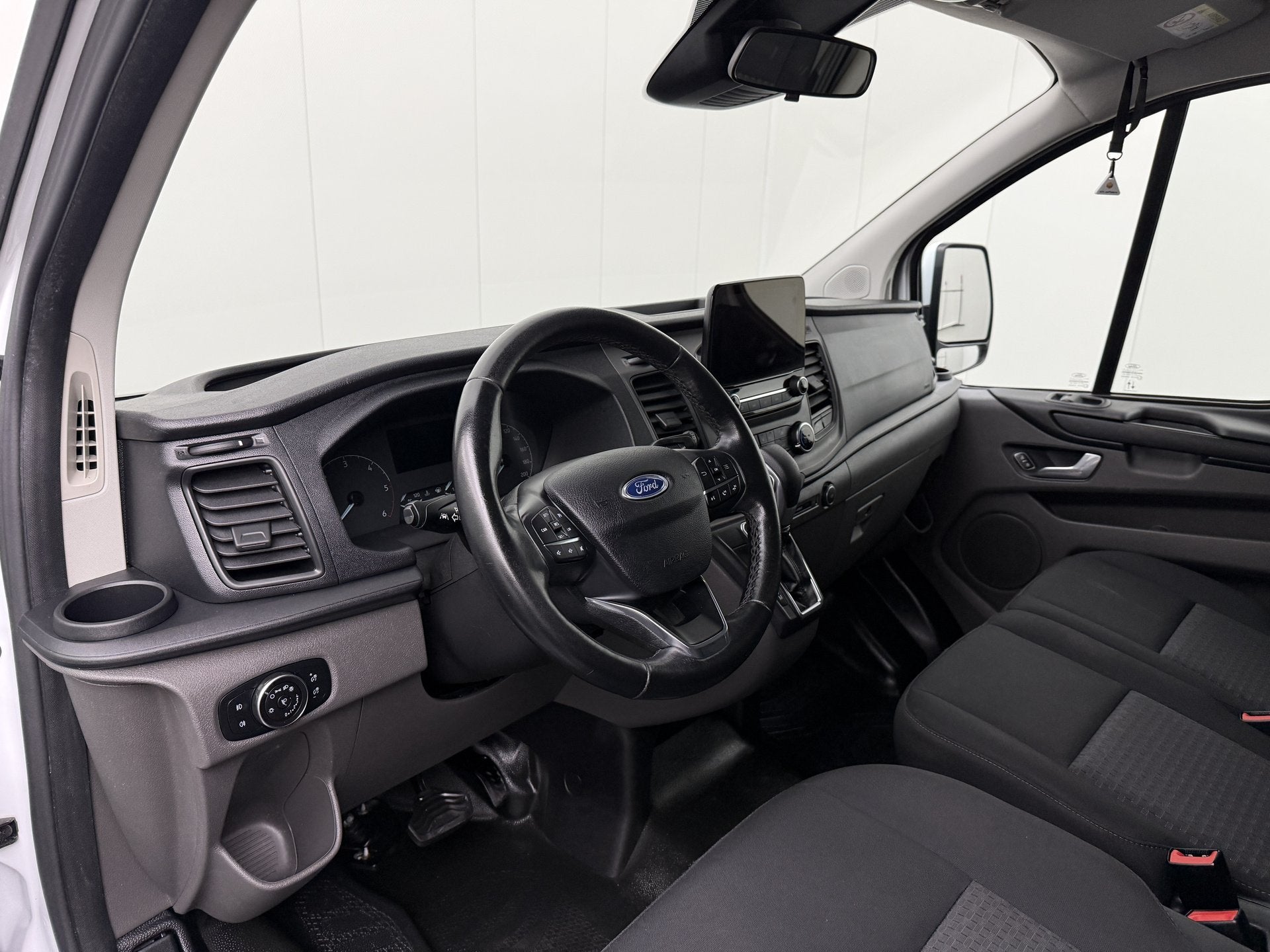 Ford Transit Custom 2.0TDCi 130PK Automaat | Navigatie | Cam, Dealer onderhouden, Stof, Gebruikt, 4 cilinders