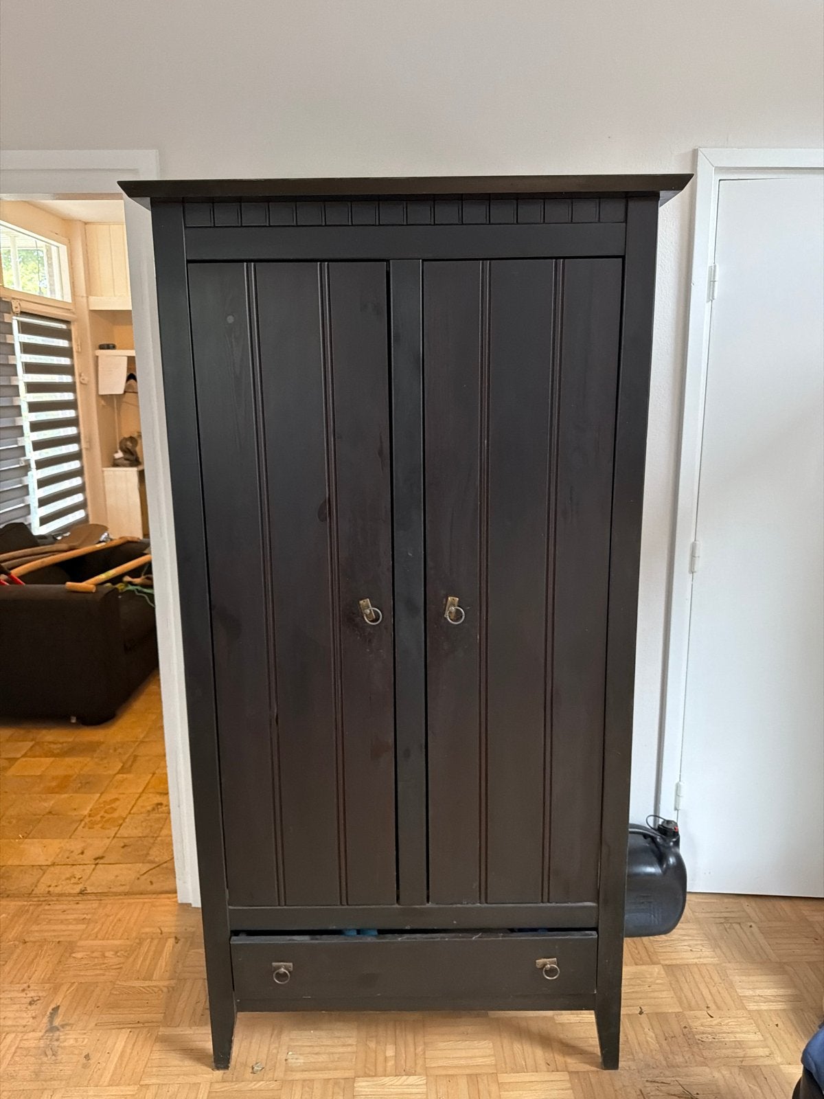 Oude Zwarte Houten Kast - Vintage Stijl gratis, Gebruikt, Met lade(s), 150 tot 200 cm, 25 tot 50 cm