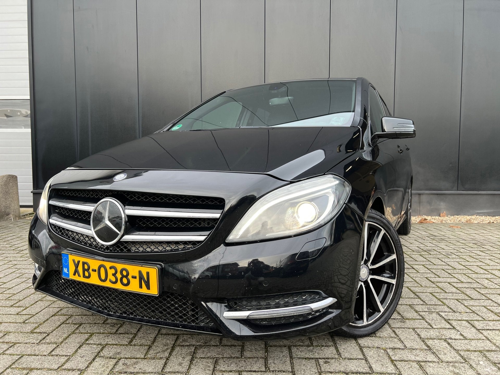 Mercedes-Benz B-klasse 180 2012 Leder/Navi/18'Lmv/Xenon/Etc, Auto's, Voorwielaandrijving, Euro 5, Gebruikt, 4 cilinders