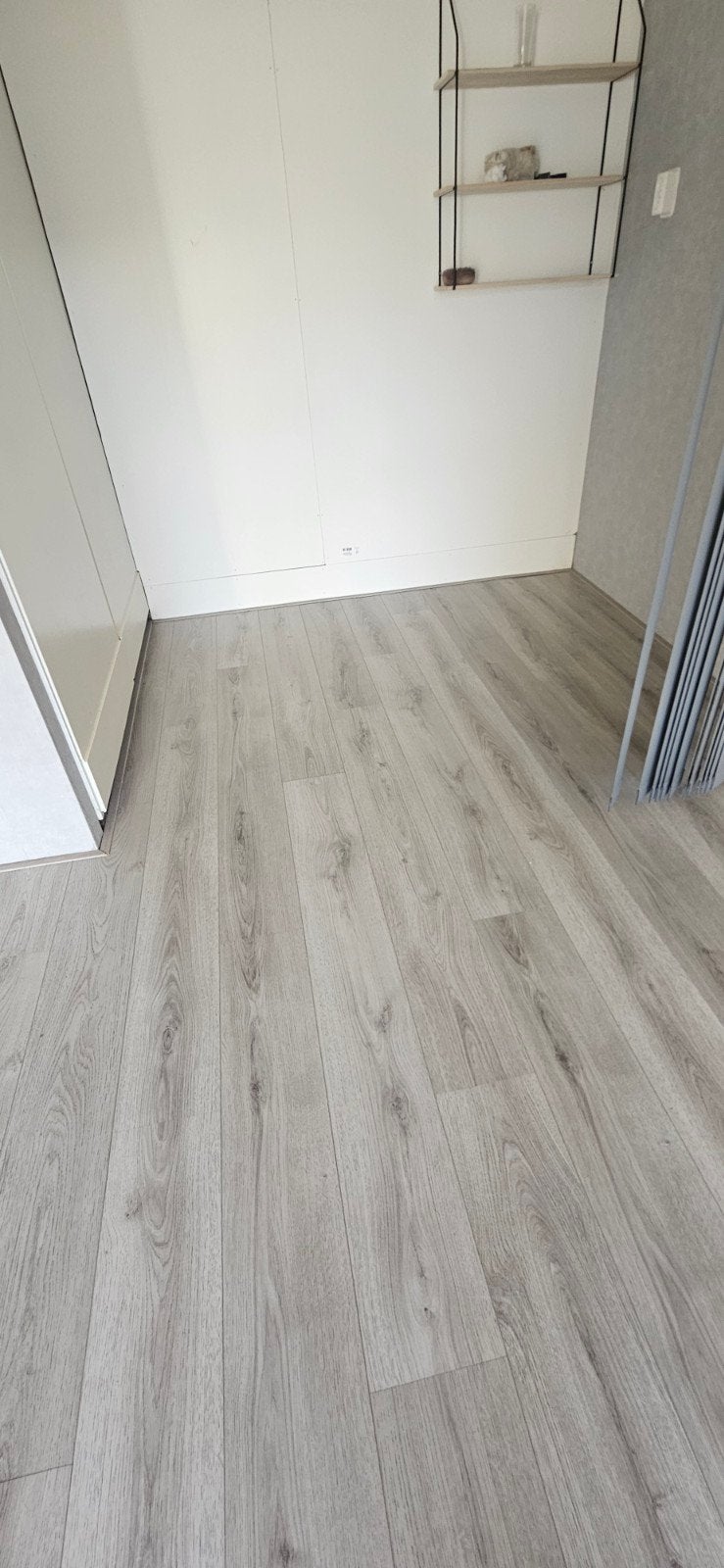 30 m² grijs eiken laminaat, zelf verwijderen, Ophalen, Gebruikt, 10 m² of meer, Hout