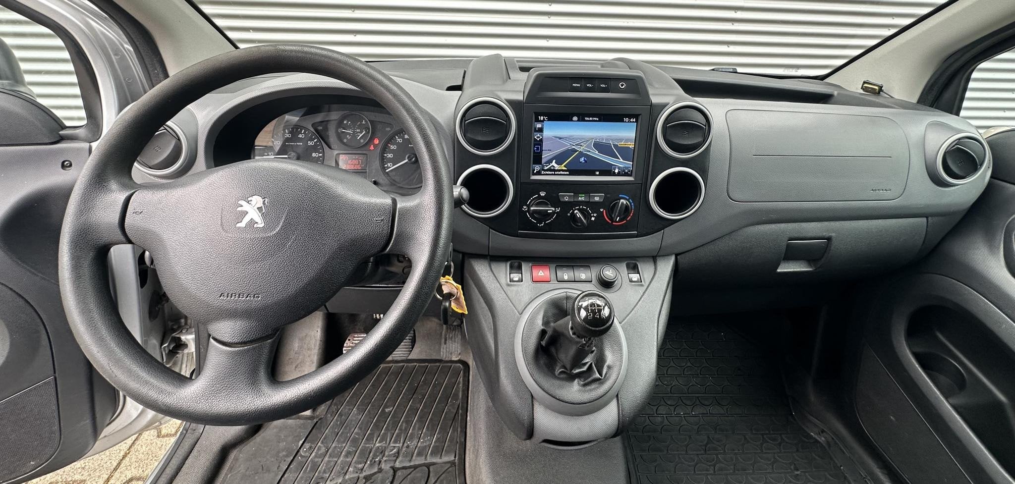 Peugeot Partner 122 1.6 BlueHDi 75 L1 Pro MARGE btw vrij, Auto's, Bestelauto's, Voorwielaandrijving, Stof, Gebruikt, Euro 6