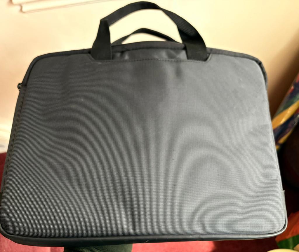 Dell Laptop / tablet tasje / hoes, Computers en Software, Laptoptassen, Dell, Zo goed als nieuw, Laptophoes, Gevoerd laptopvak