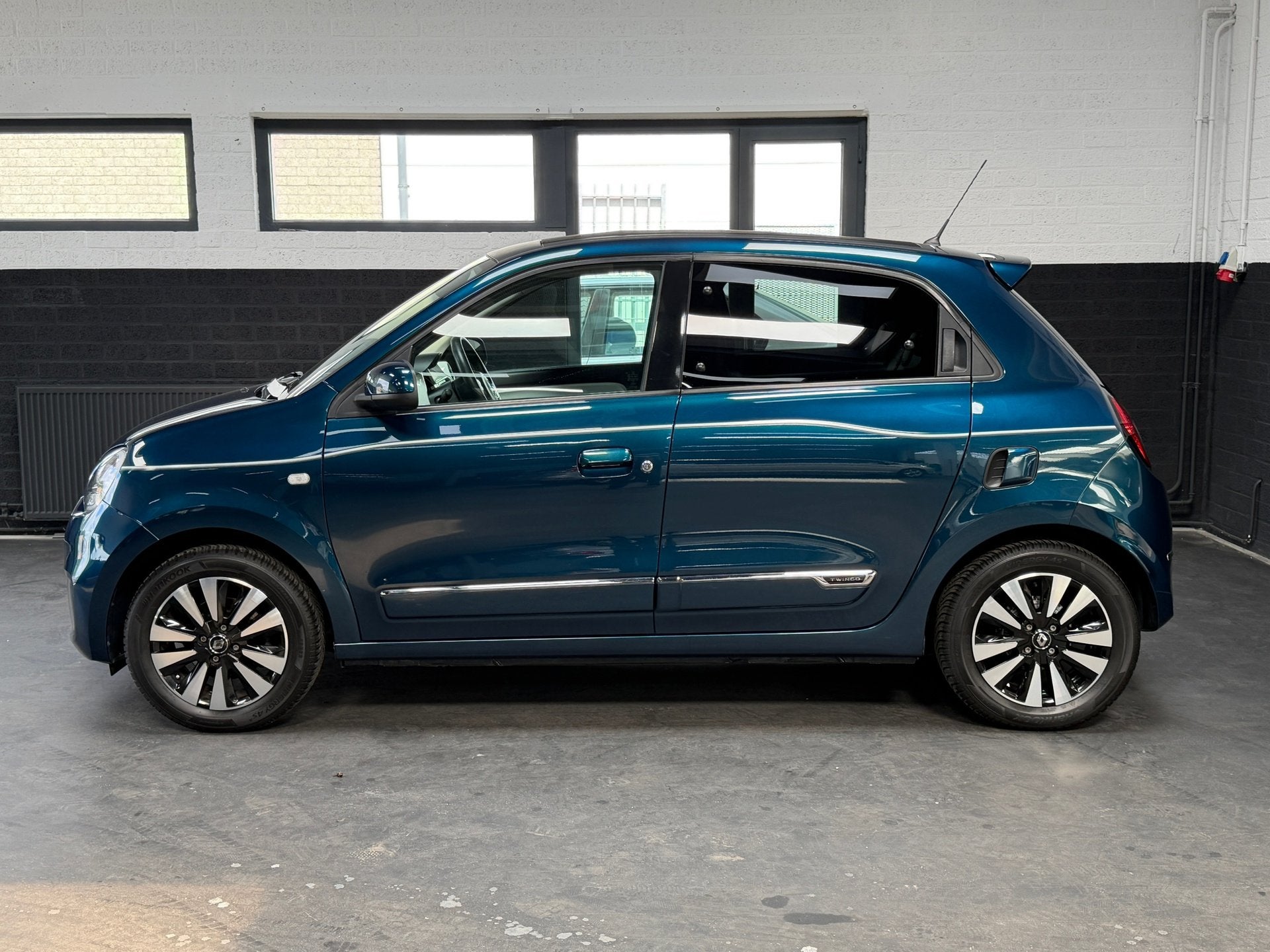 Renault TWINGO 1.0 SCe Limited | Cabrio | Leder | Navi | DAB, Auto's, Renault, 65 pk, Gebruikt, 23 km/l, Leder